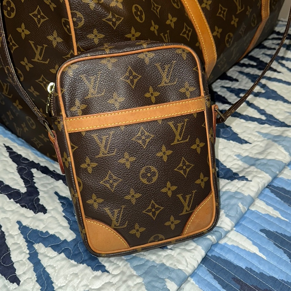 SOLD 🔥🙌🏼 Lv Crossbody Danube